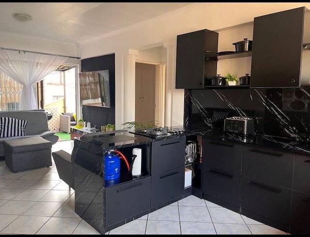 2 BEDROOM TOWNHOUSE FOR SALE IN MONDEOR